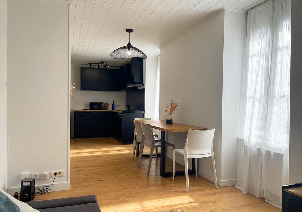 Charmant Appartement Renove Au Coeur De Concarneau Exteriör bild